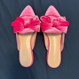 Crown & Ivy Pink Velvet Bow Mules